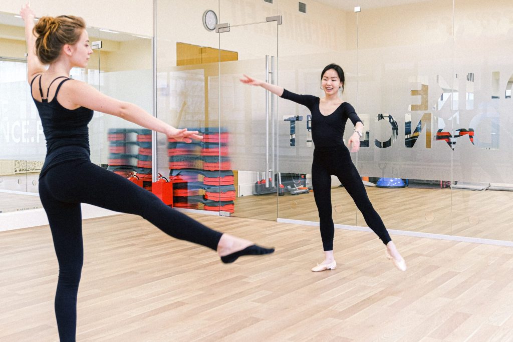 How Dance and Movement Therapy Improves Emotional Expression